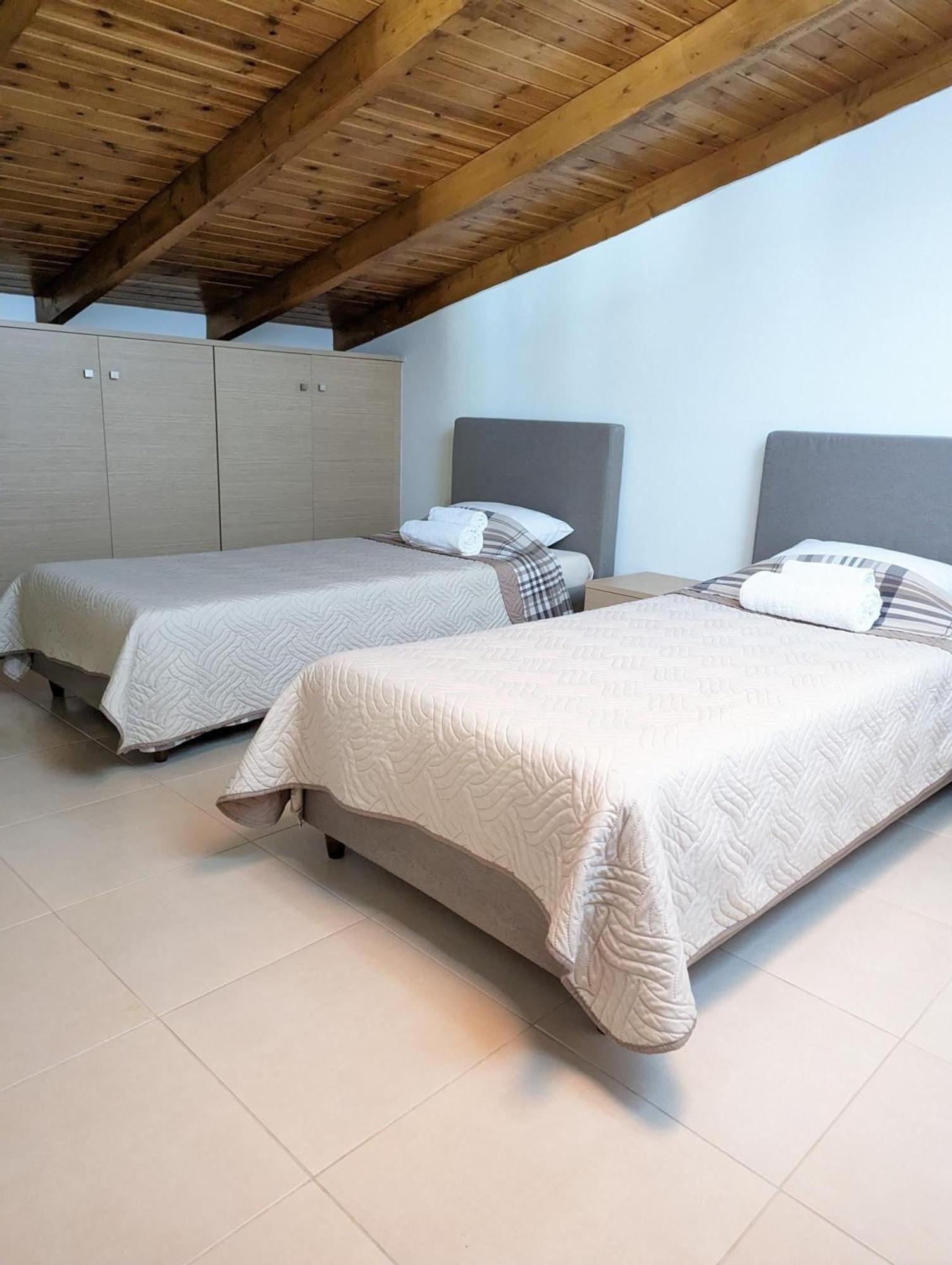 Samaras Apartments In Kamena Wurla Zewnętrze zdjęcie